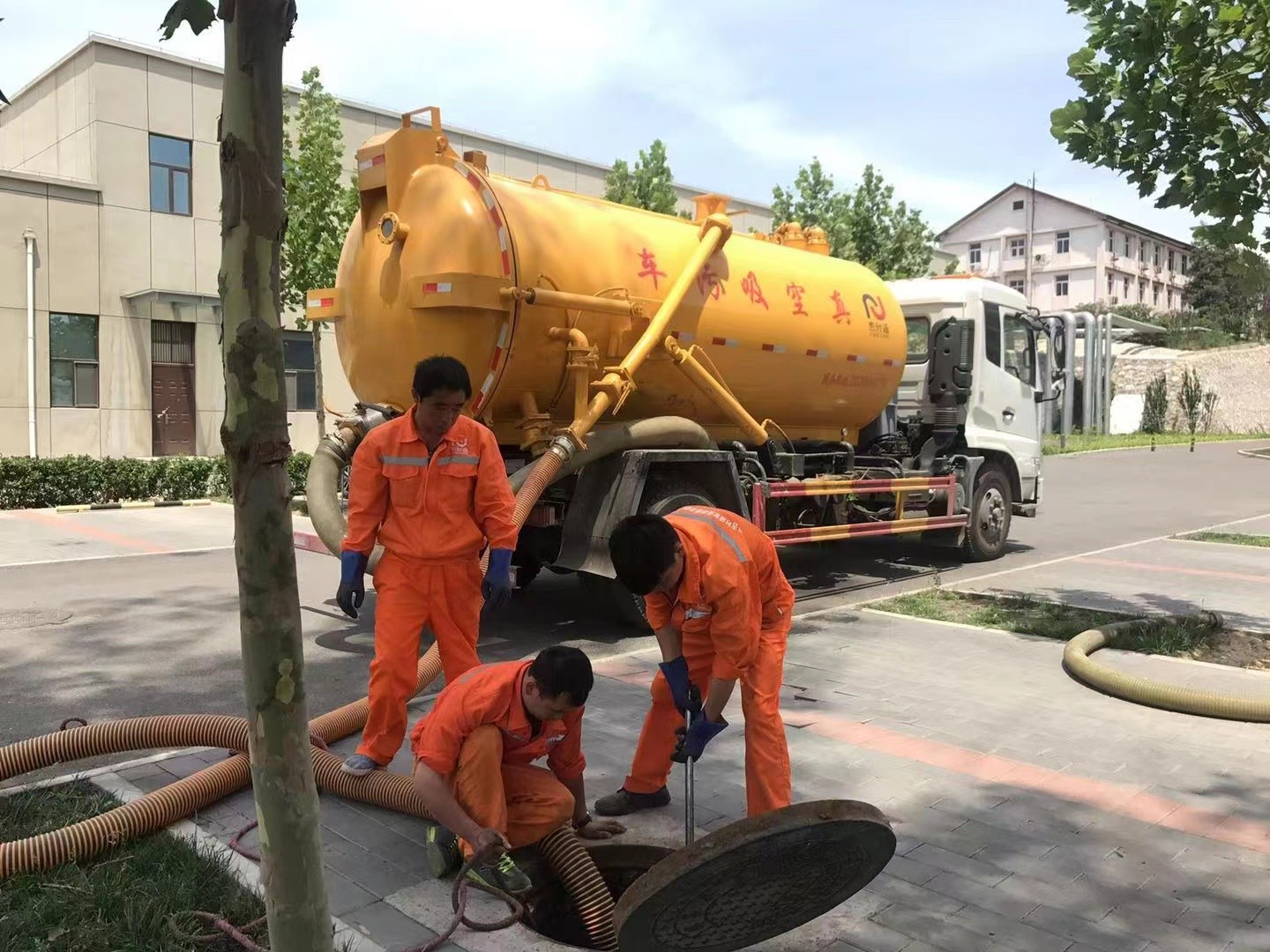 秀洲化粪池清理与5-8吨吸粪车施工效率分析